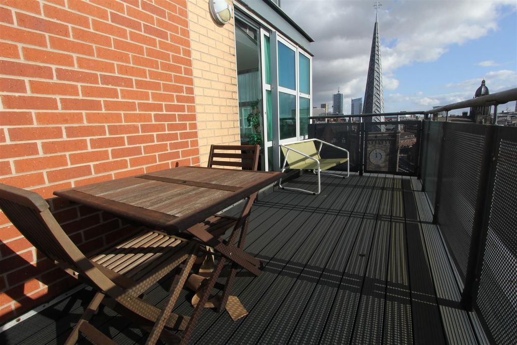 2 bed flat for saleSt George Building, Great George Street LS1 photo 3