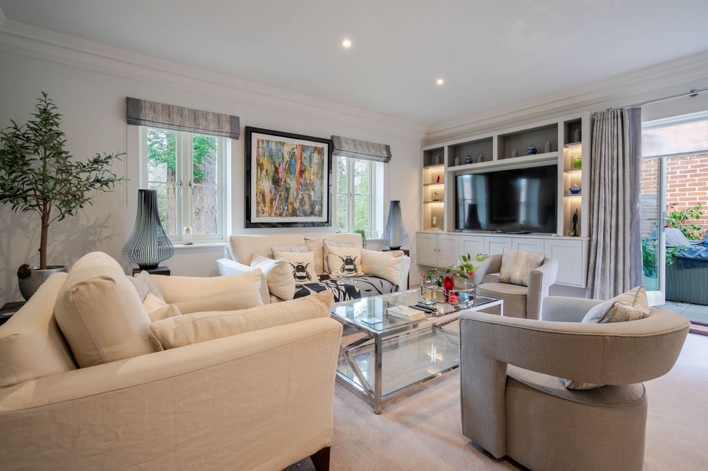 Additional image 3 of 3 bed flat for saleBoleyn Mews, Ascot SL5