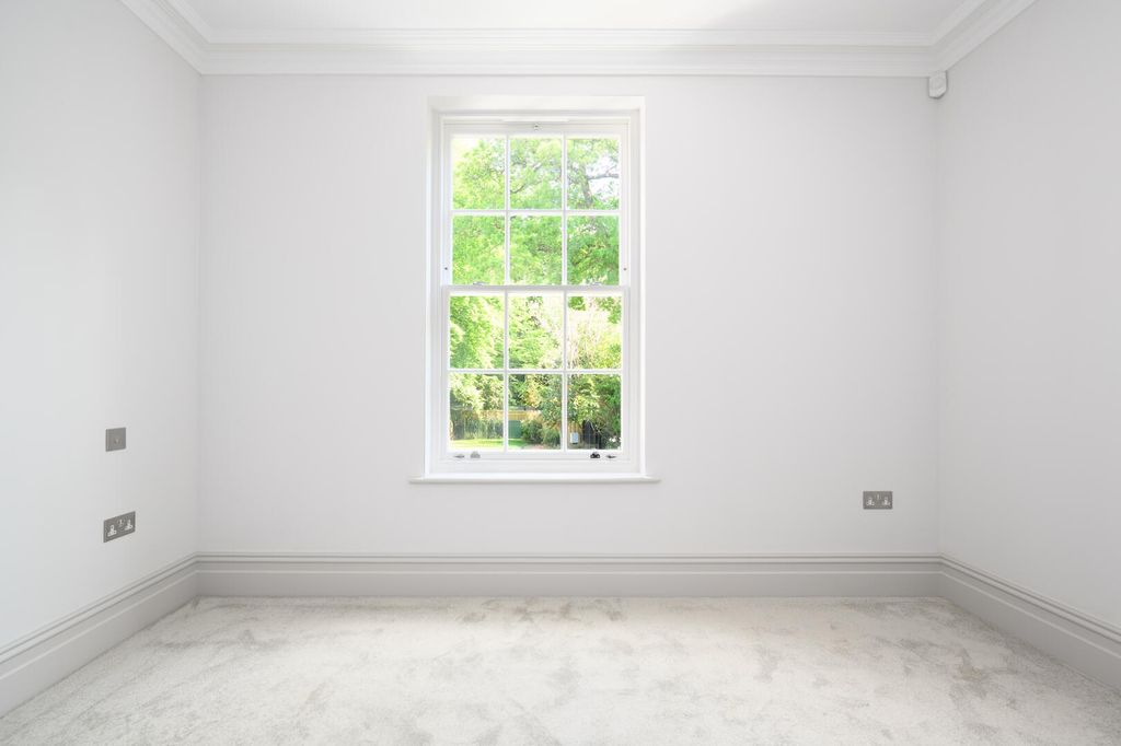 Additional image 10 of 2 bed flat to rentLondon Road, Sunningdale SL5