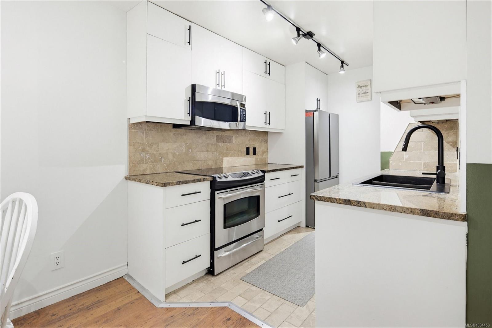 Additional image 5 of 209-2520 Wark Street, Victoria, BC, V8T 5G6