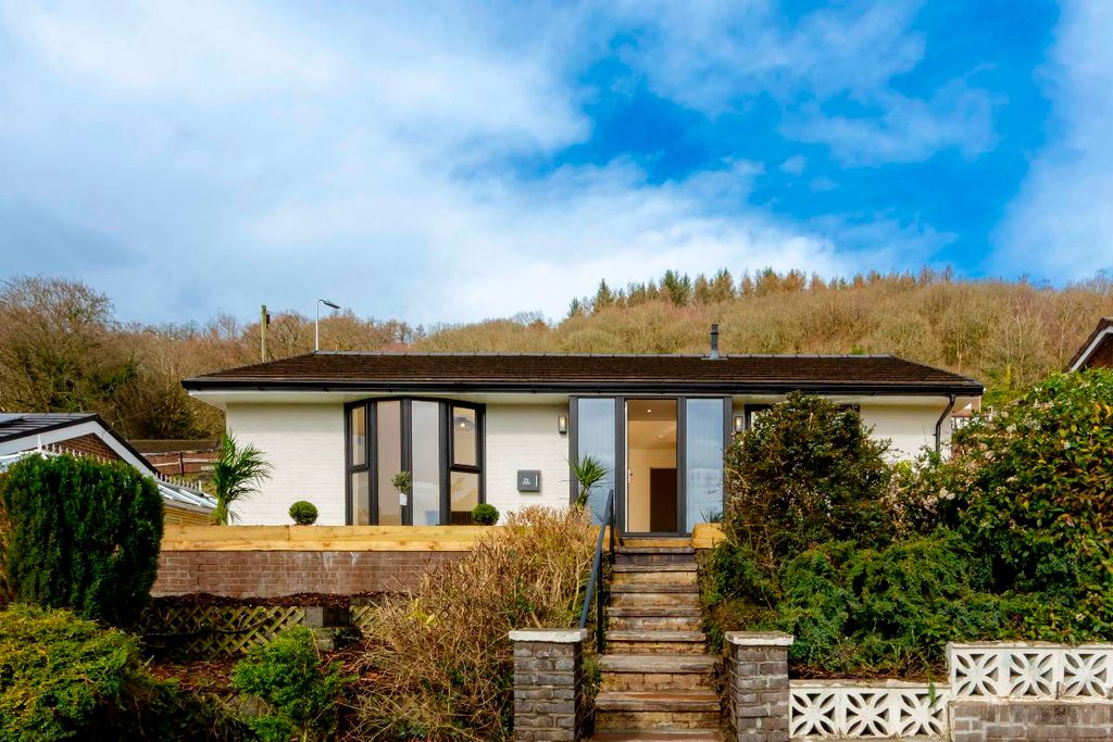 Additional image 3 of 3 bed bungalow to rentAshgrove, Edwardsville, Treharris CF46