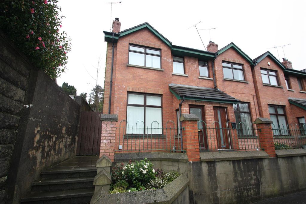2 bed end terrace house to rentRed Row, Ballynahinch BT24