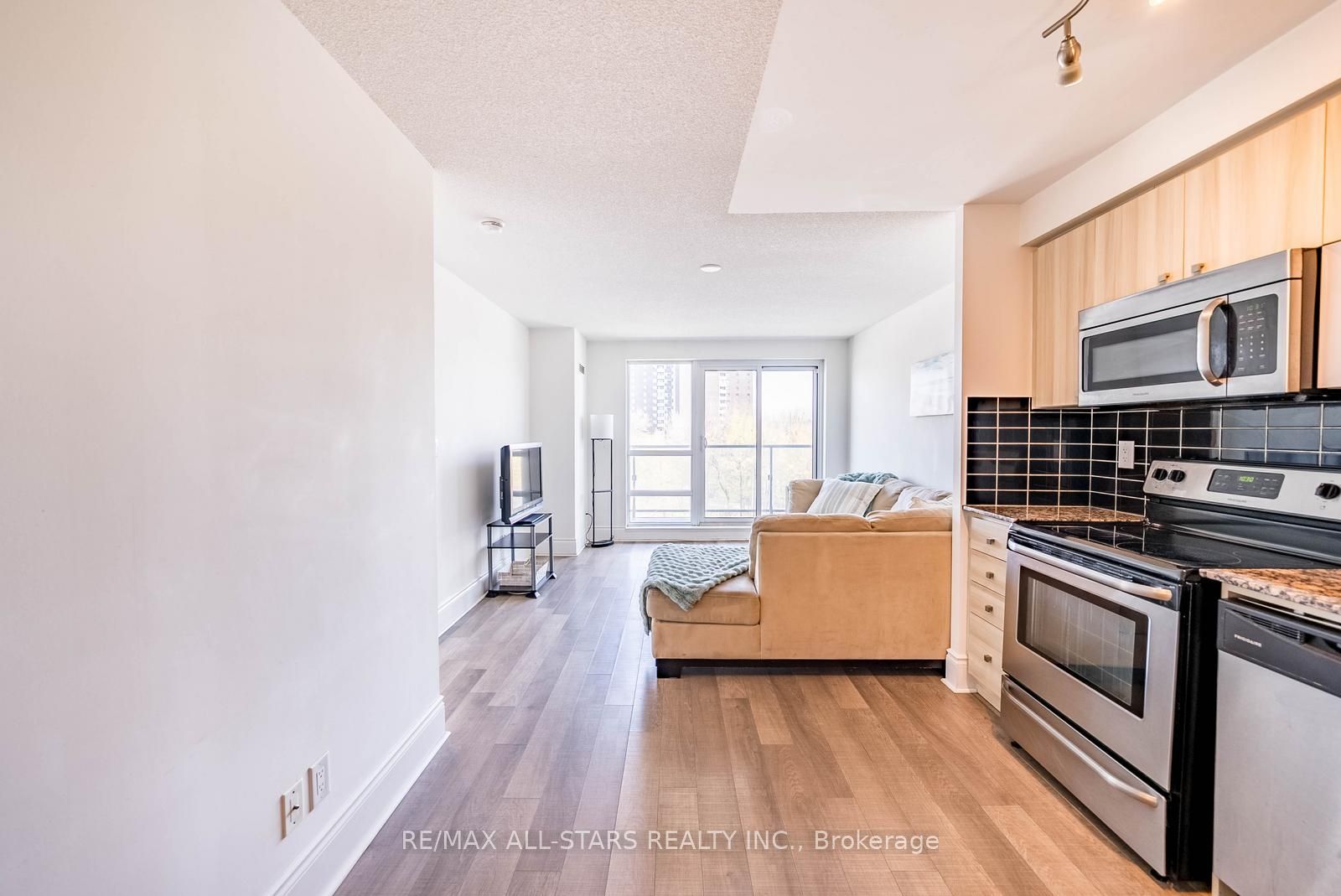Additional image 5 of 407-2015 Sheppard Avenue E, Toronto, ON, M2J 0B3