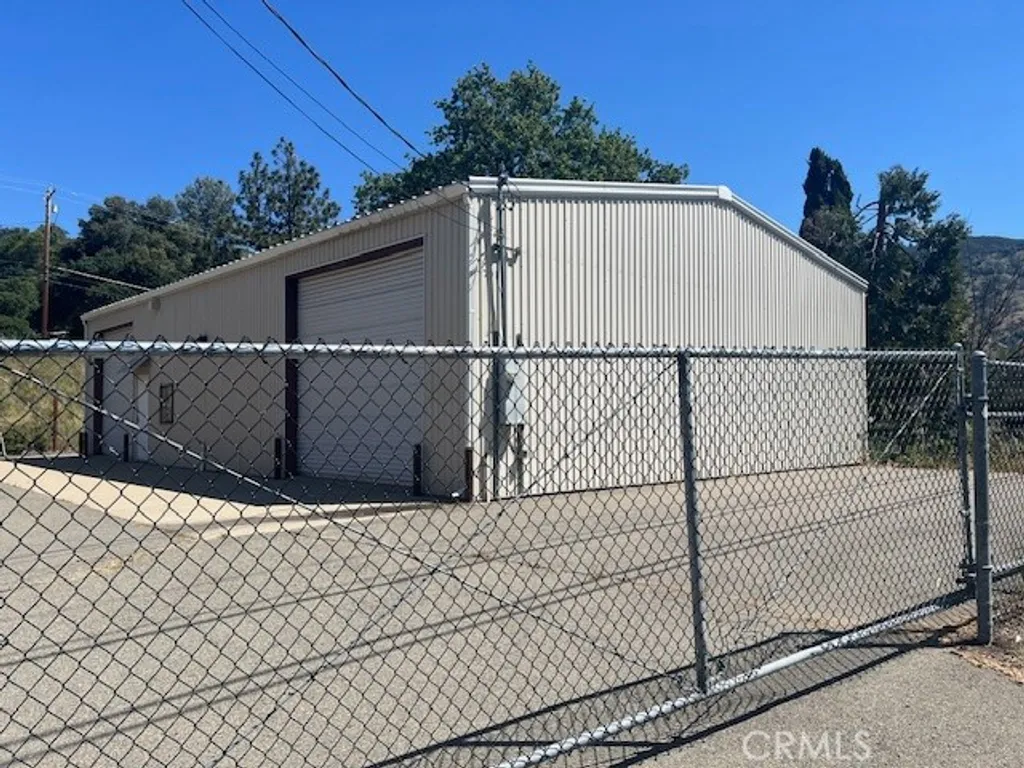 3116 Lakeshore Blvd, Upper Lake, CA 95485