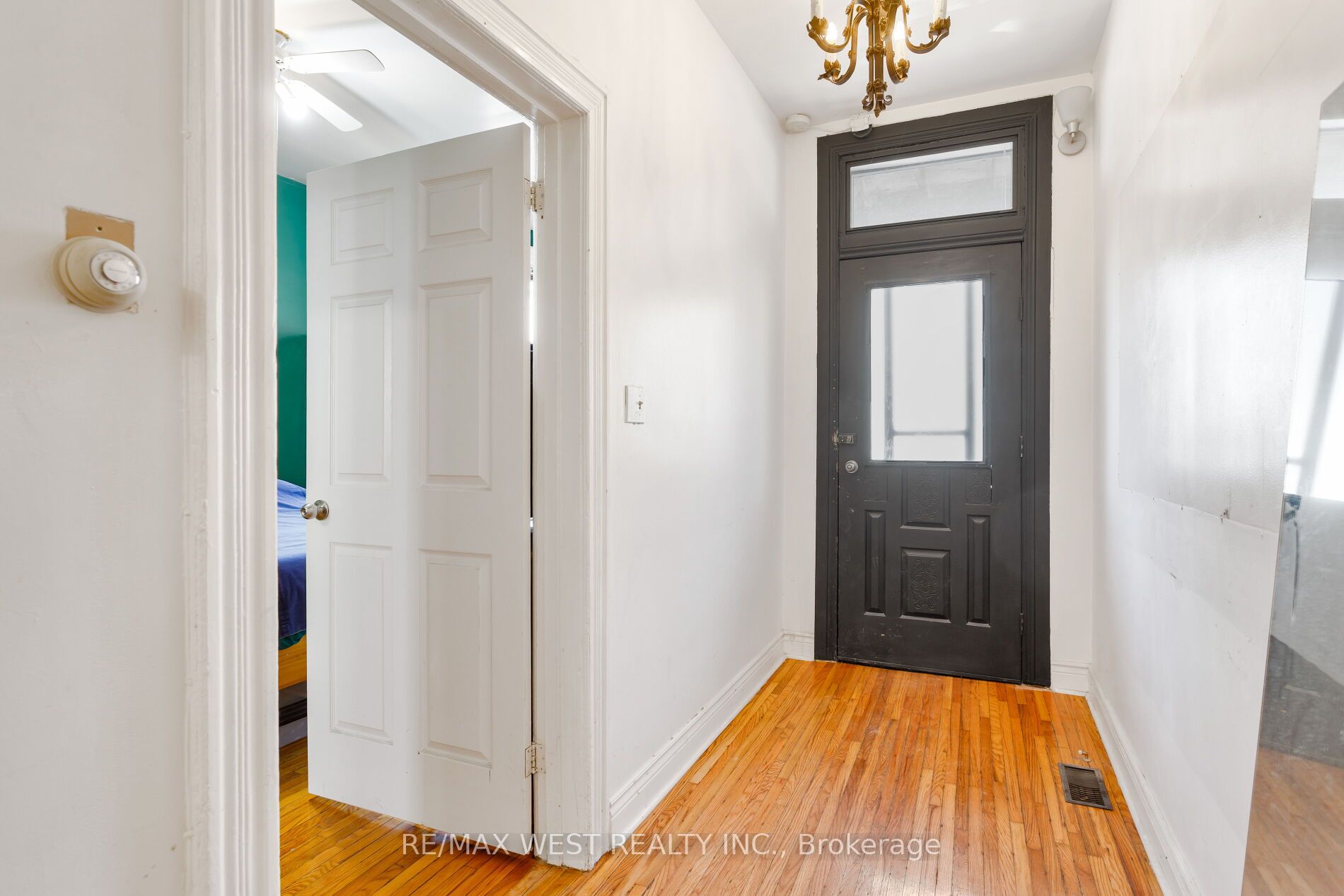 Additional image 4 of 39 Noble Street, Toronto, ON, M6K 2C7
