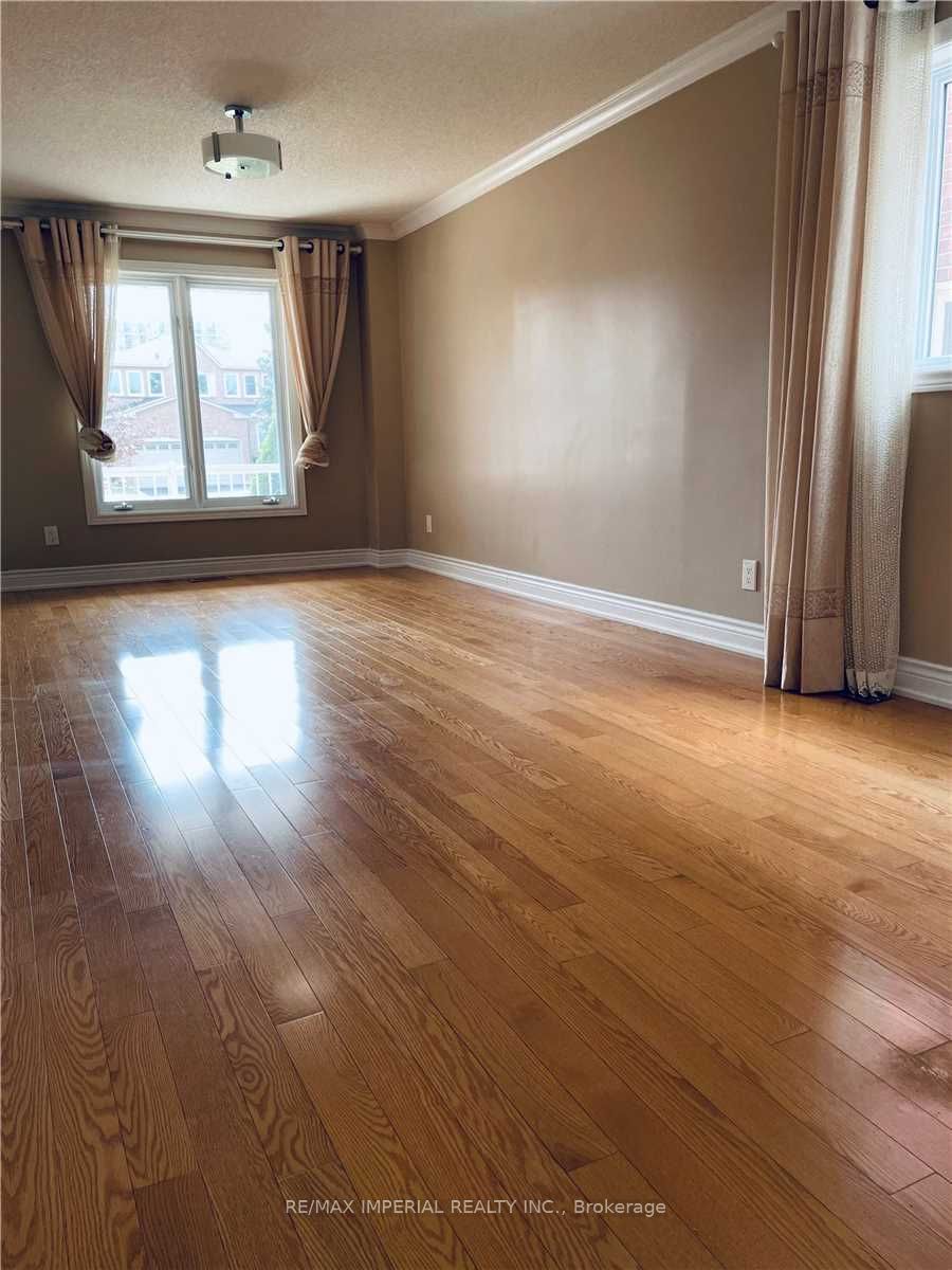 Additional image 4 of Upper-5295 Thornwood Drive, Mississauga, ON, L4Z 3J3