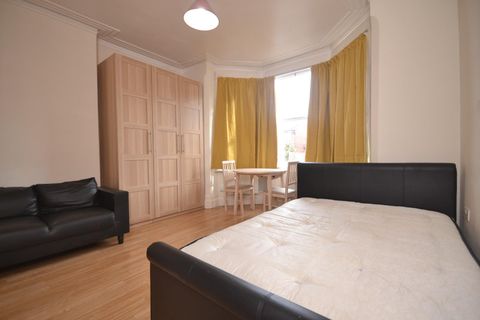 Connaught Road, Reading RG30, Studio to rent