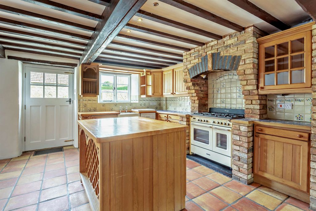 Additional image 10 of 5 bed cottage for saleChurch Street, Alwalton, Peterborough PE7