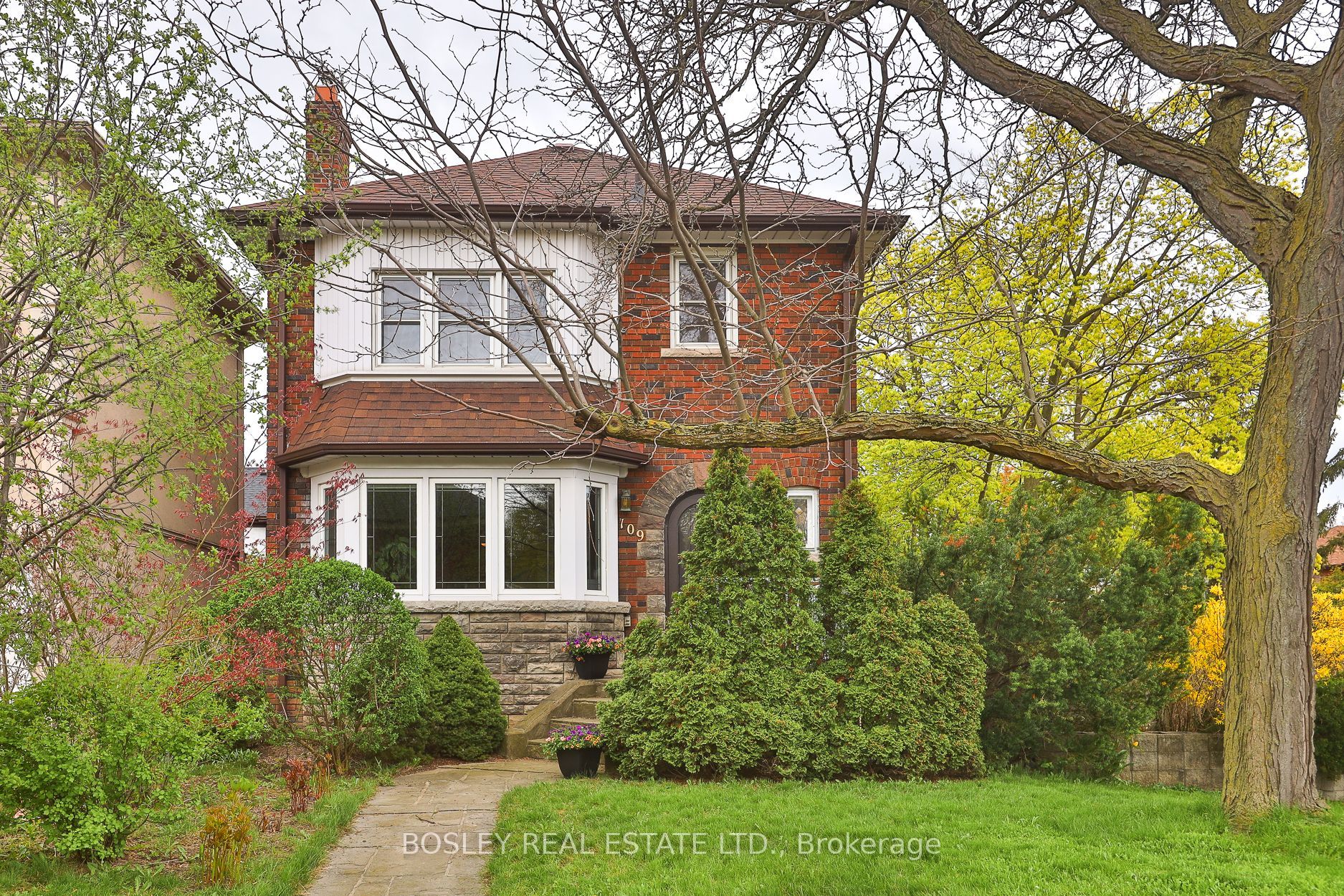 109 Southvale Drive, Toronto, ON, M4G 1G4