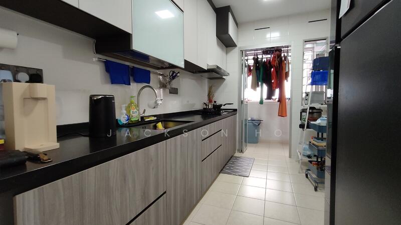 420 Clementi Avenue 1 photo 4