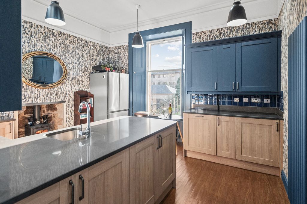 Additional image 5 of 2 bed flat for sale'bellmoir', Henderson Street, Bridge Of Allan FK9