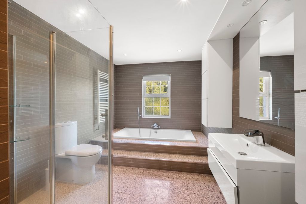 Additional image 10 of 2 bed terraced house for saleRadnor Road, Weybridge KT13