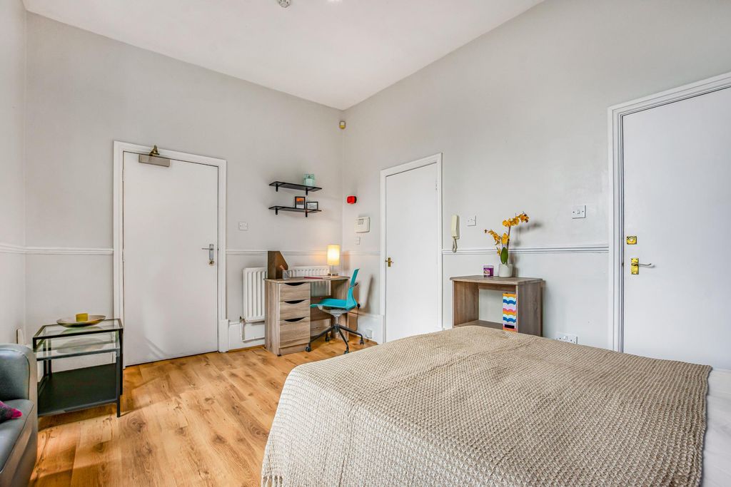 Additional image 3 of 1 bed terraced house to rentVinery Road, Leeds LS4