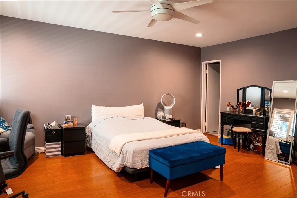 Additional image 43 of 9759 Via Roma, Burbank, CA 91504