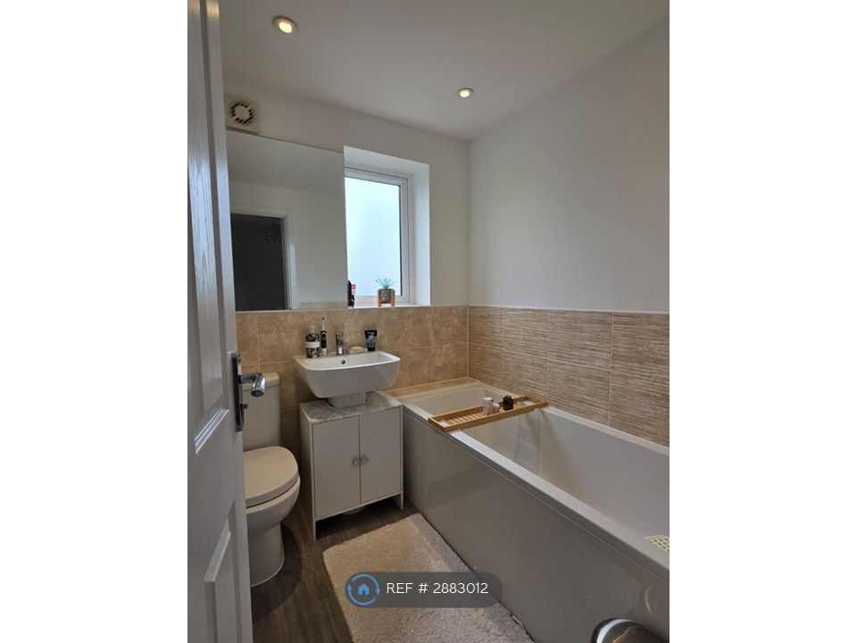 Additional image 7 of 3 bed end terrace house to rentRoger Croft Drive, Thatcham RG19