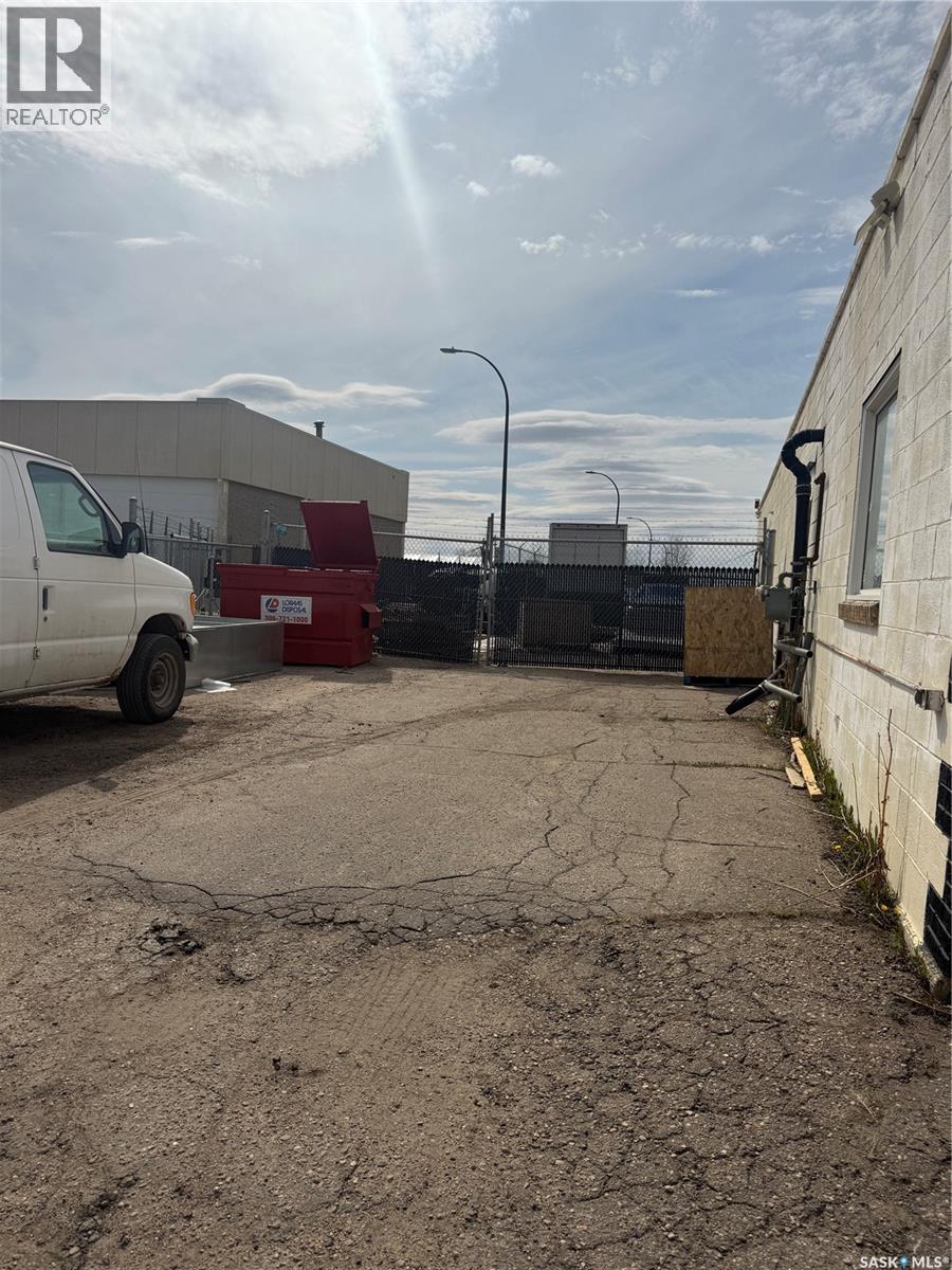 Additional image 4 of 1550 Park Street, Regina, SK, S4N2G1