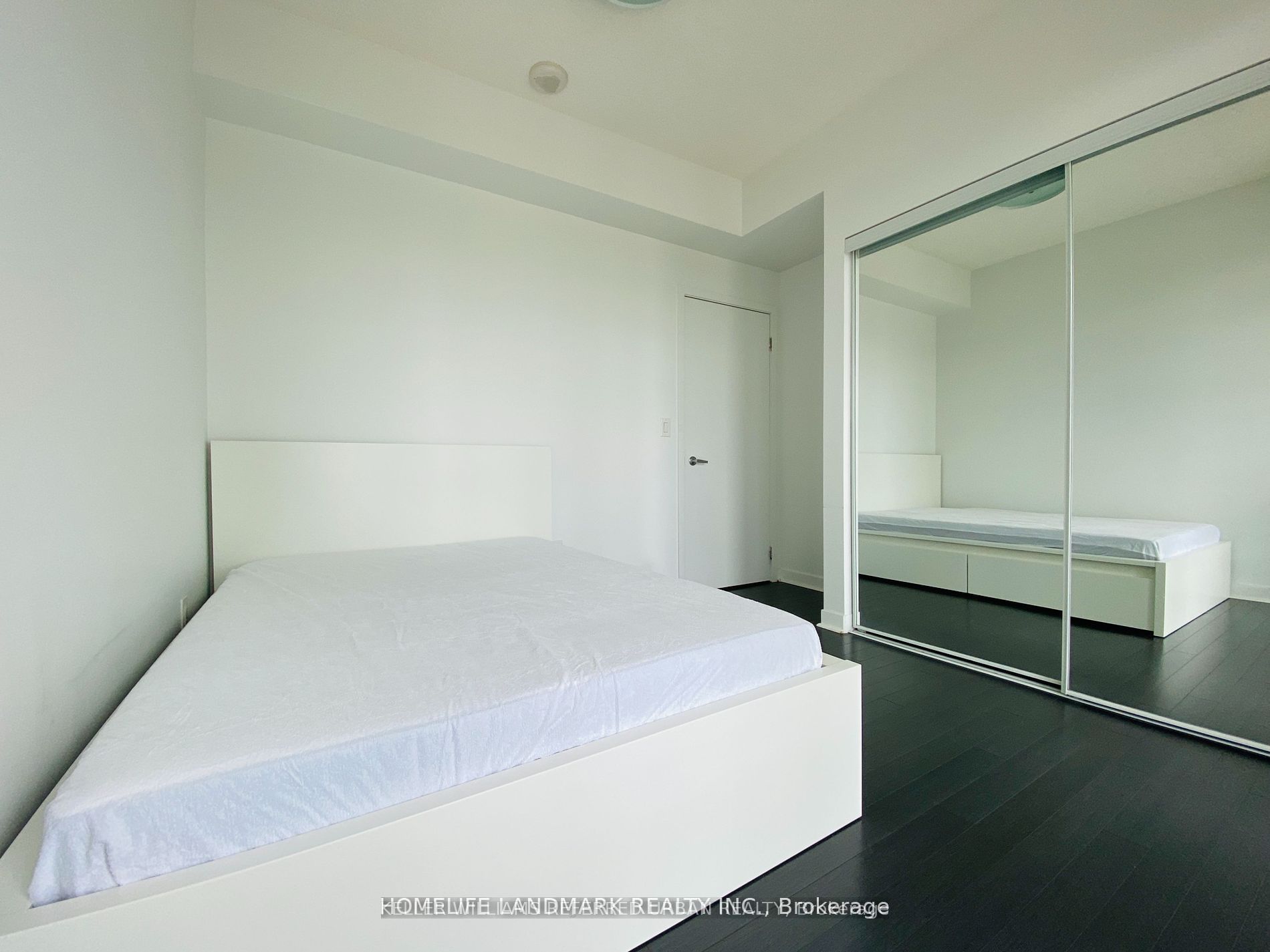 Additional image 6 of 2605-360 Square One Drive, Mississauga, ON, L5B 0G7