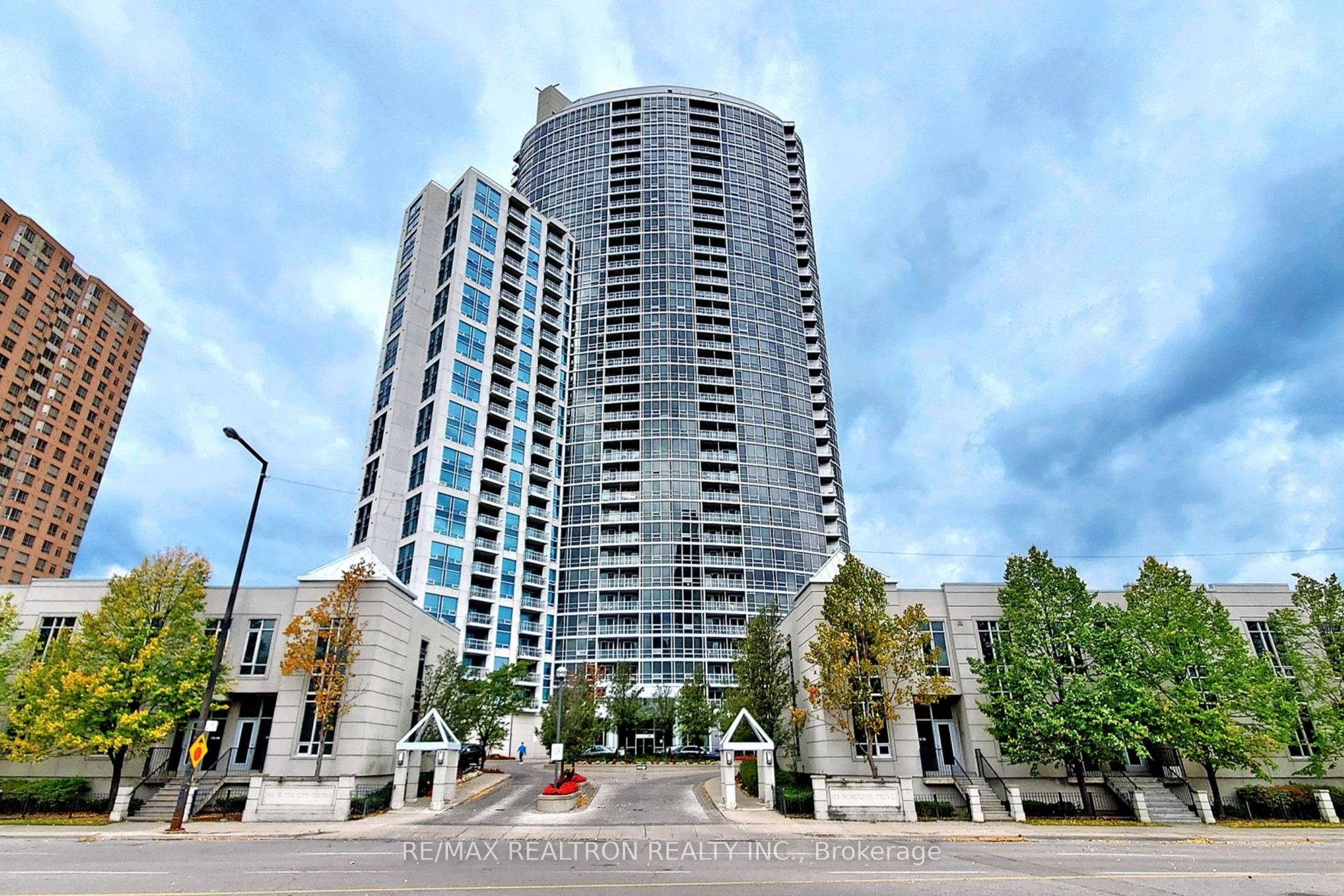 915-83 Borough Drive, Toronto, ON, M1P 5E4