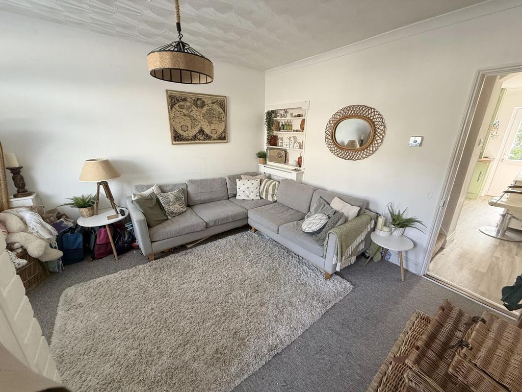 Additional image 2 of 3 bed end terrace house to rentPark Road, Cowes PO31