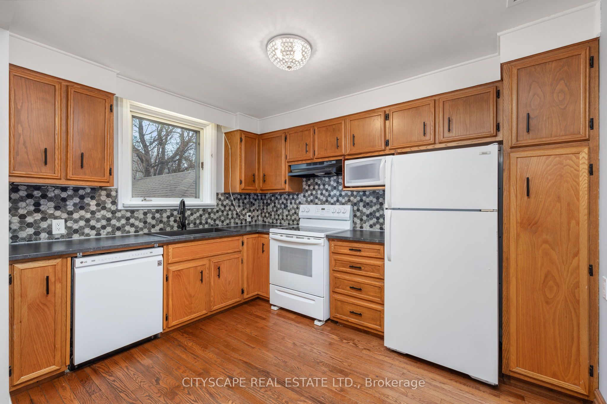 Additional image 6 of 51 Denvale Road, Toronto, ON, M4B 3B3
