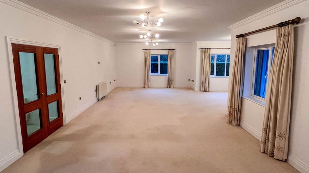 Additional image 3 of 2 bed flat to rentApt. 7 The Pavilions, Fairway Drive, Ramsey IM8