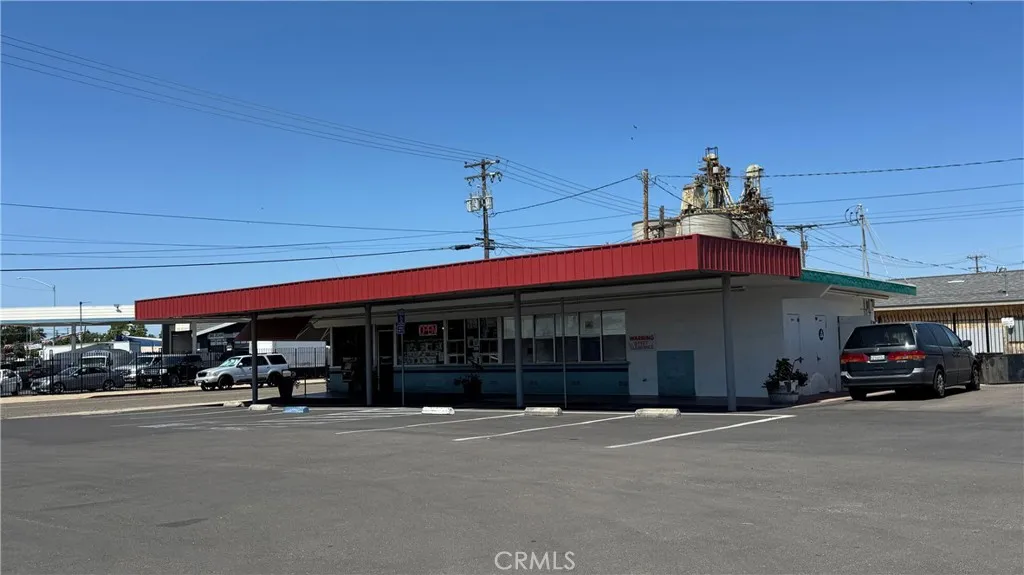 Additional image 3 of 690 C Street, Turlock, CA 95380