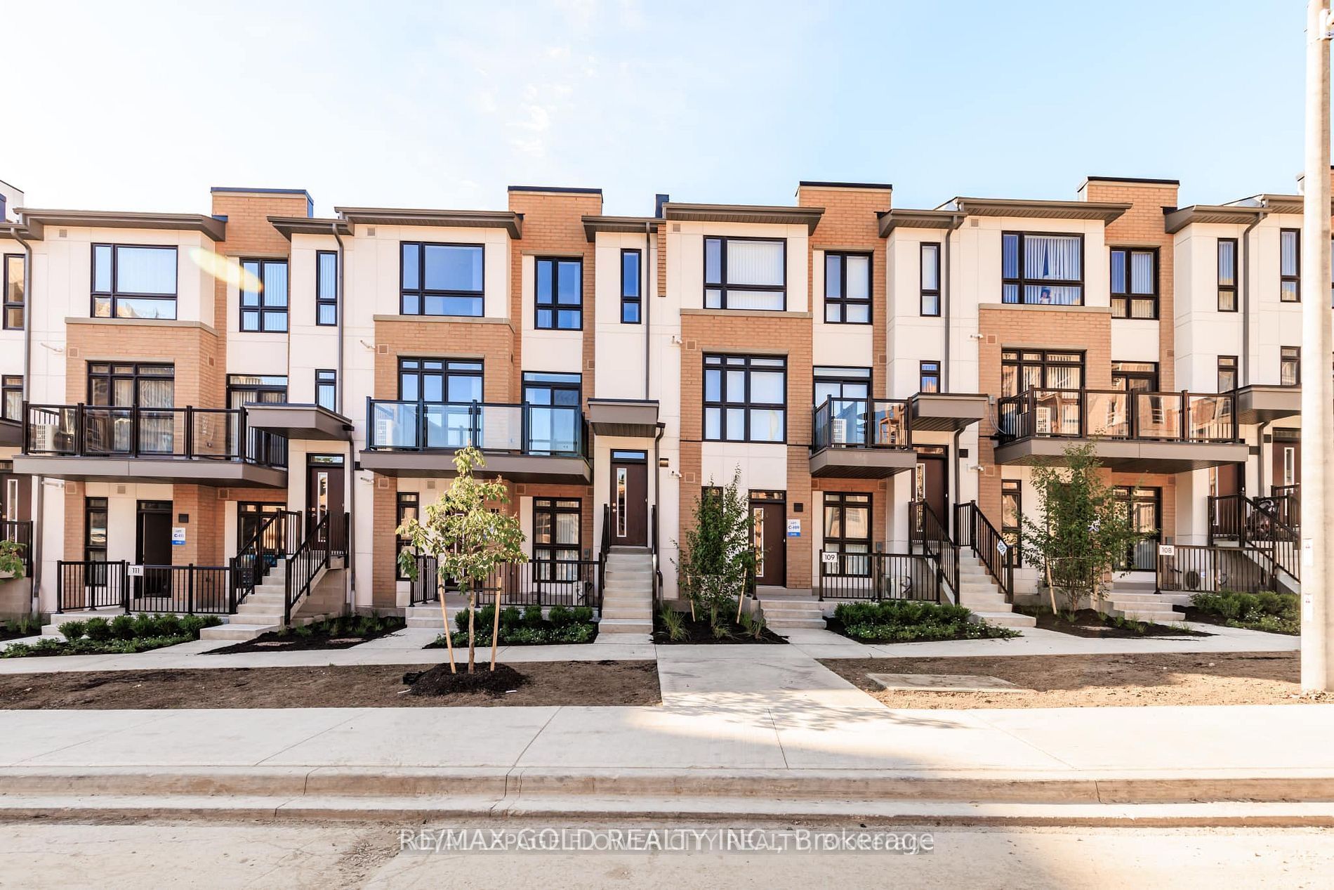 Additional image 3 of 210-140 Canon Jackson Drive, Toronto, ON, M6M 0B9