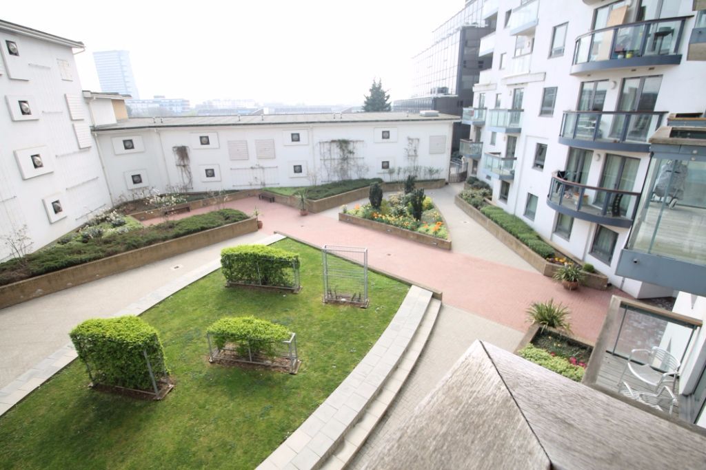 Additional image 5 of 1 bed flat to rentCity Tower, Limeharbour, Canary Wharf E14