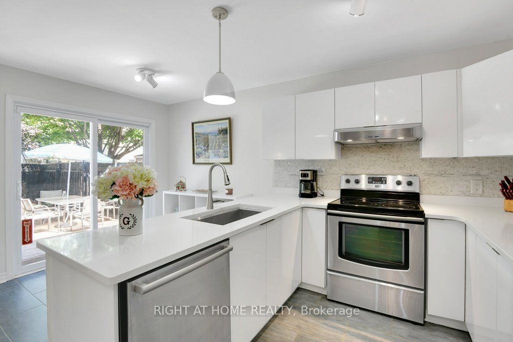 Additional image 6 of 33 Spur Avenue, Ottawa, ON, K2M 2R9