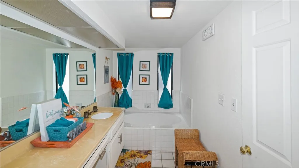 Additional image 10 of 20651 Roscoe Blvd Unit L, Winnetka, CA 91306