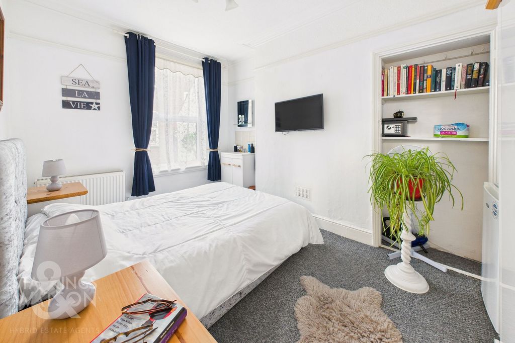 Additional image 14 of 4 bed terraced house for saleDeneside, Great Yarmouth NR30