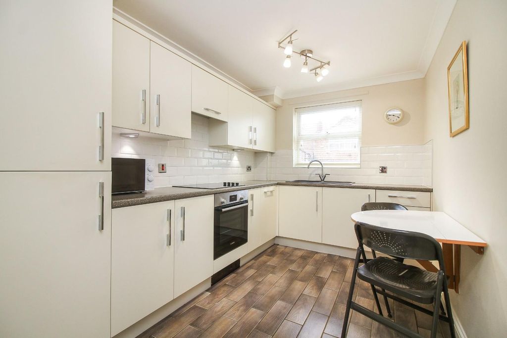 Additional image 6 of 2 bed flat to rentMains Place, Morpeth NE61