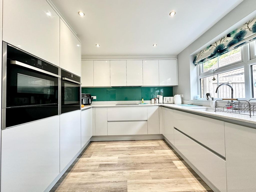 Additional image 3 of 5 bed detached house to rentGeorge Lane, Walkington, Beverley, East Yorkshire HU17