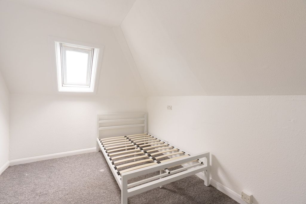 Additional image 11 of 6 bed flat to rentWilbury Crescent, Hove BN3