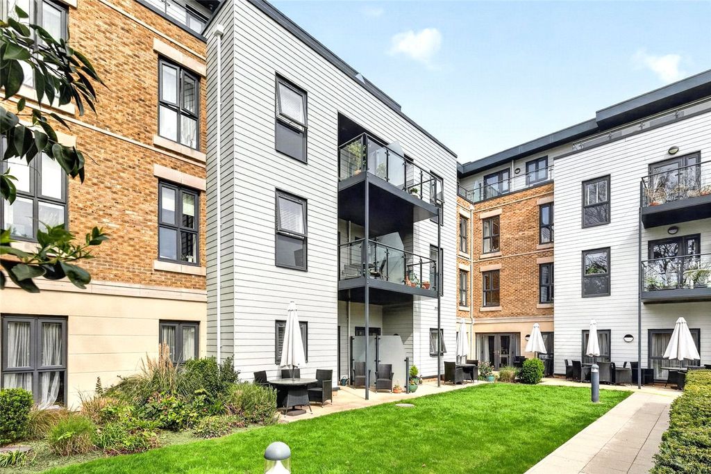 Additional image 23 of 1 bed property to rentQueens Road, Weybridge, Surrey KT13