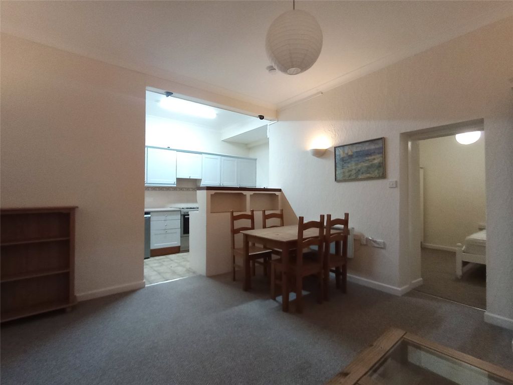 Additional image 5 of 1 bed flat to rentCourt Flat Paragon Court, The Paragon, Tenby, Pembrokeshire SA70