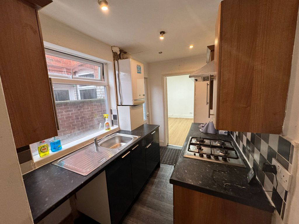 3 bed terraced house to rentLeicester LE2 photo 5