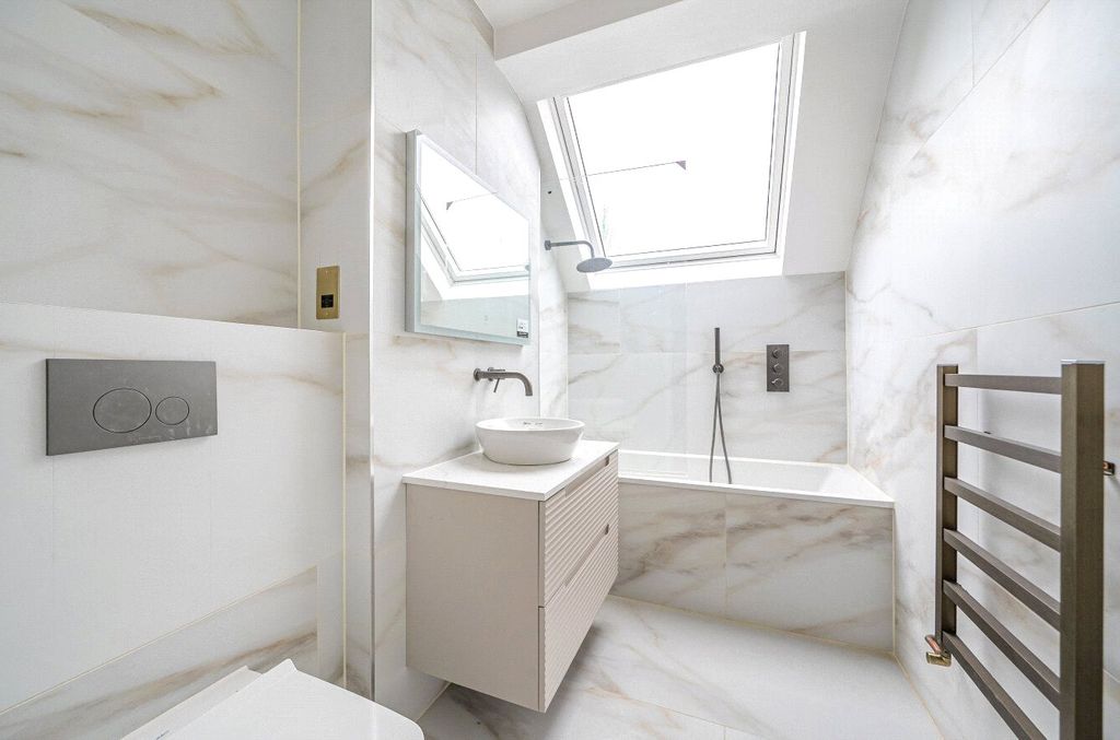 Additional image 18 of 5 bed detached house to rentWhite Orchards, Totteridge, London N20