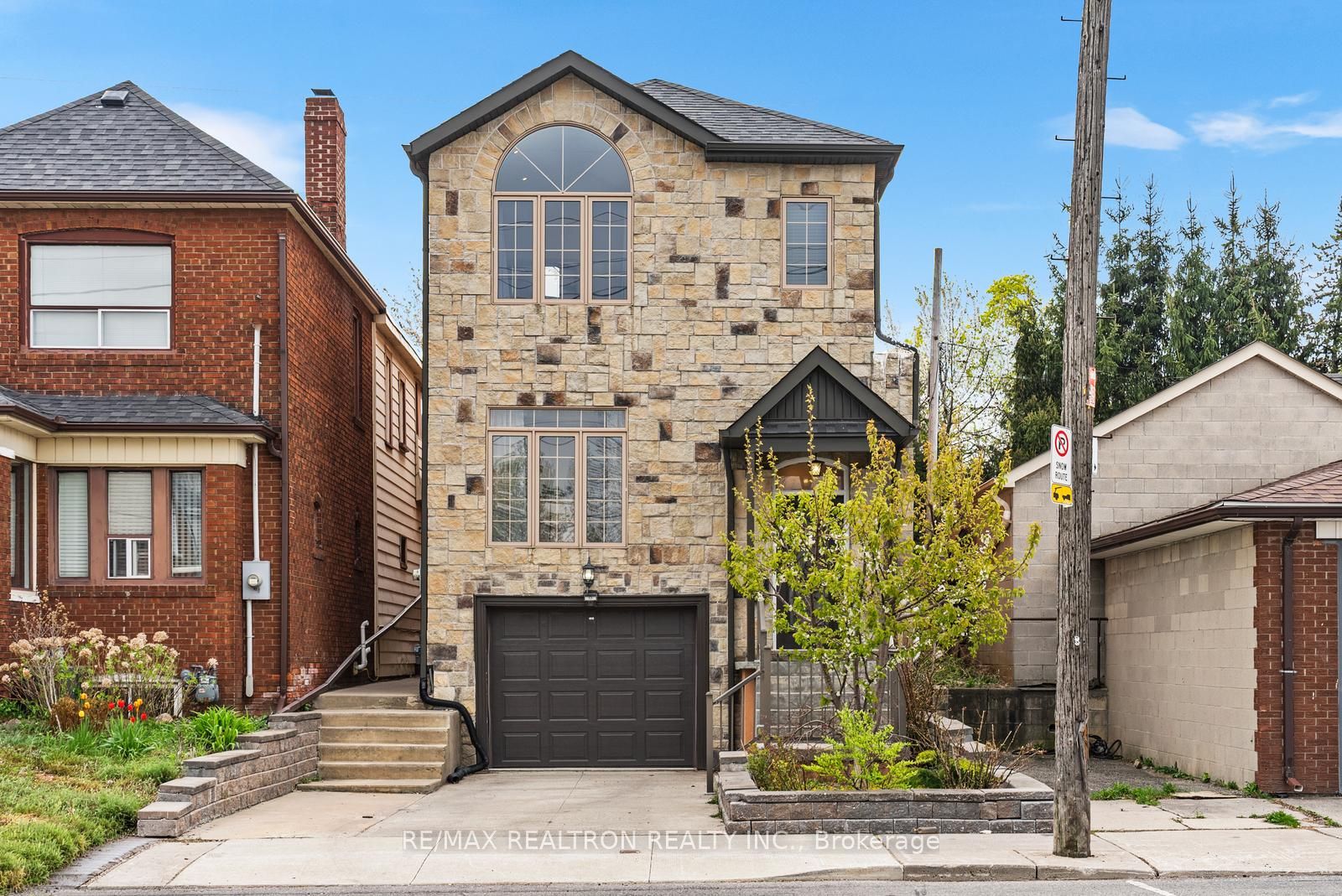 51 Rogers Road, Toronto, ON, M6E 1N5