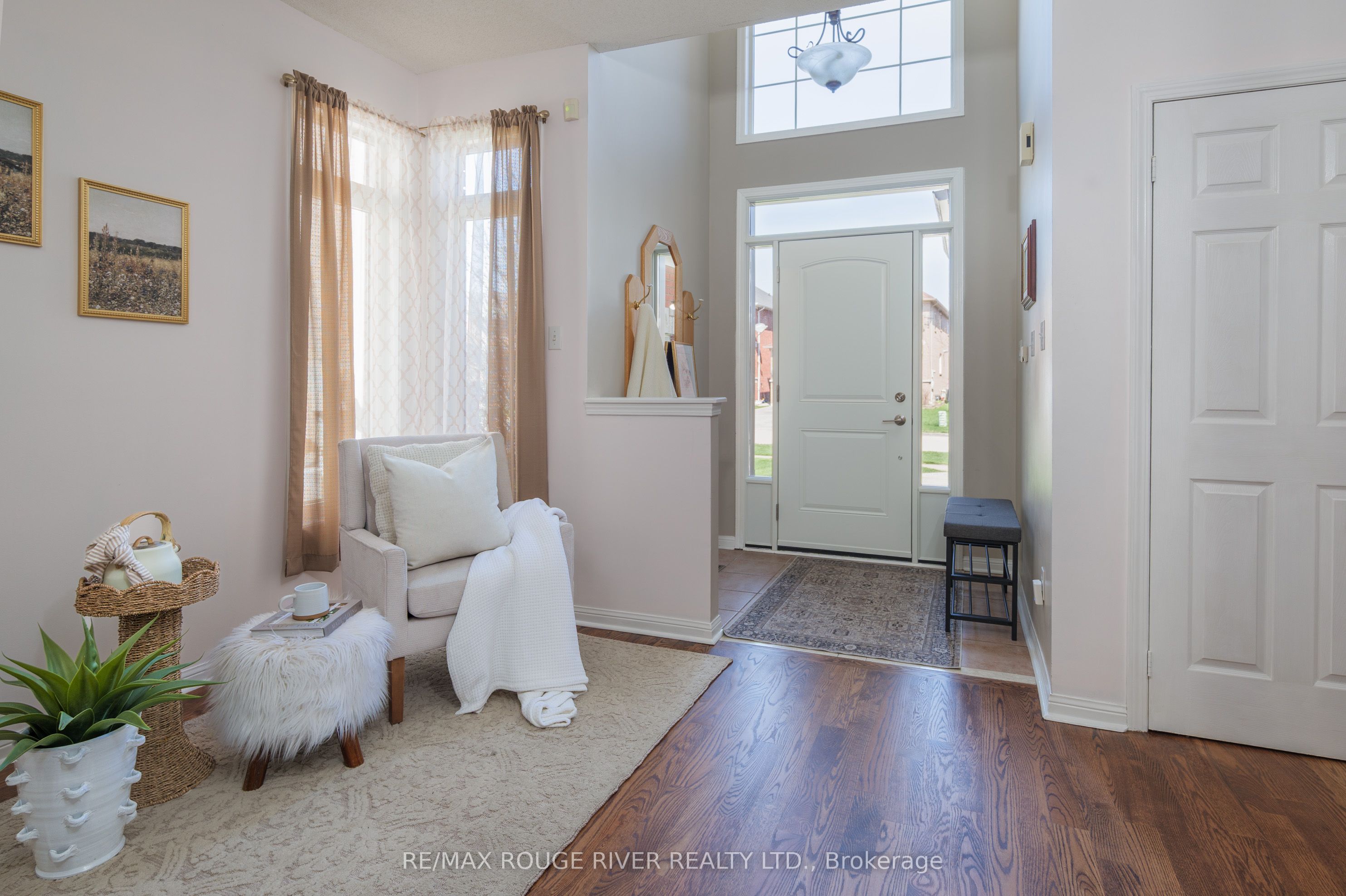 Additional image 2 of 463 Summerpark Crescent, Pickering, ON, L1V 7A9