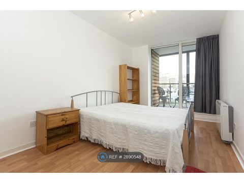 Berglen Court, London E14, Room to rent
