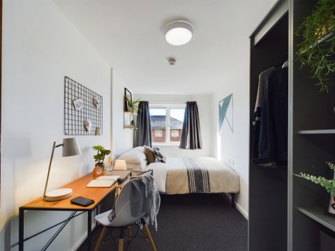 Brookside, Derby DE1, Room to rent