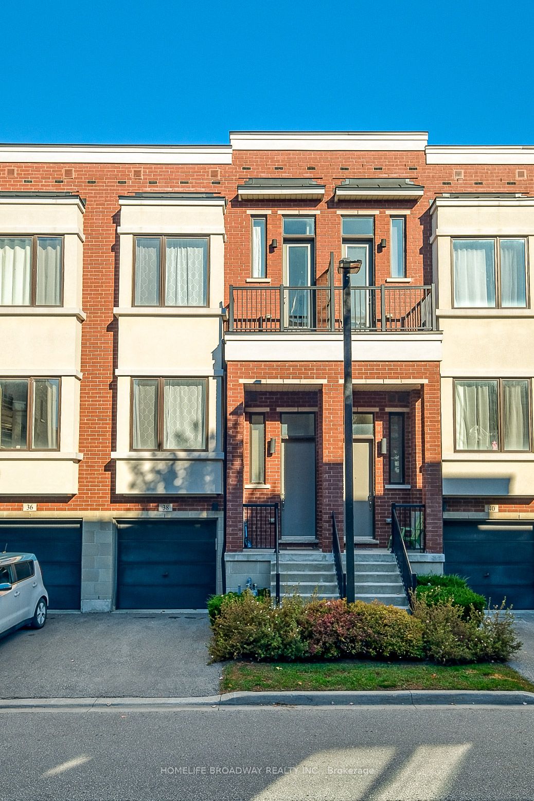 Additional image 3 of 38 Lafferty Lane, Richmond Hill, ON, L4C 0Z8