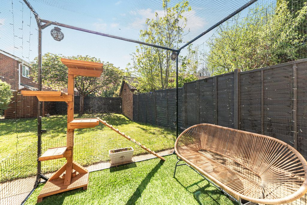 Additional image 21 of 3 bed link detached house for saleConstable Close, Basingstoke RG21