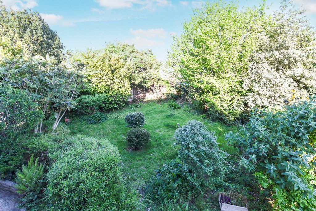 Additional image 2 of 4 bed detached house for saleBranksome Close, Stanford-Le-Hope SS17