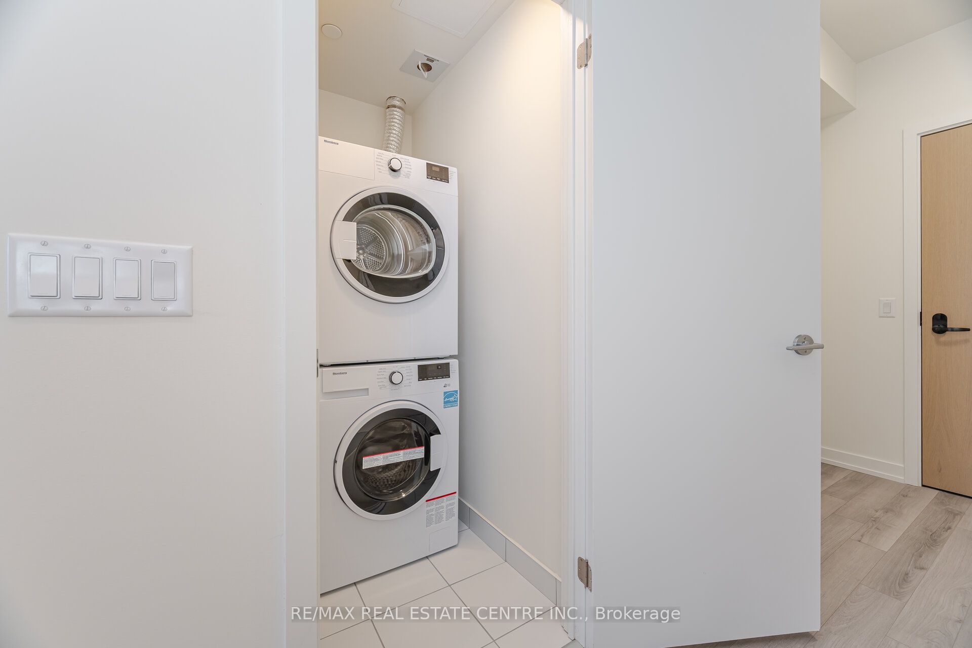 Additional image 4 of 3505-89 Church Street, Toronto, ON, M5C 0B7