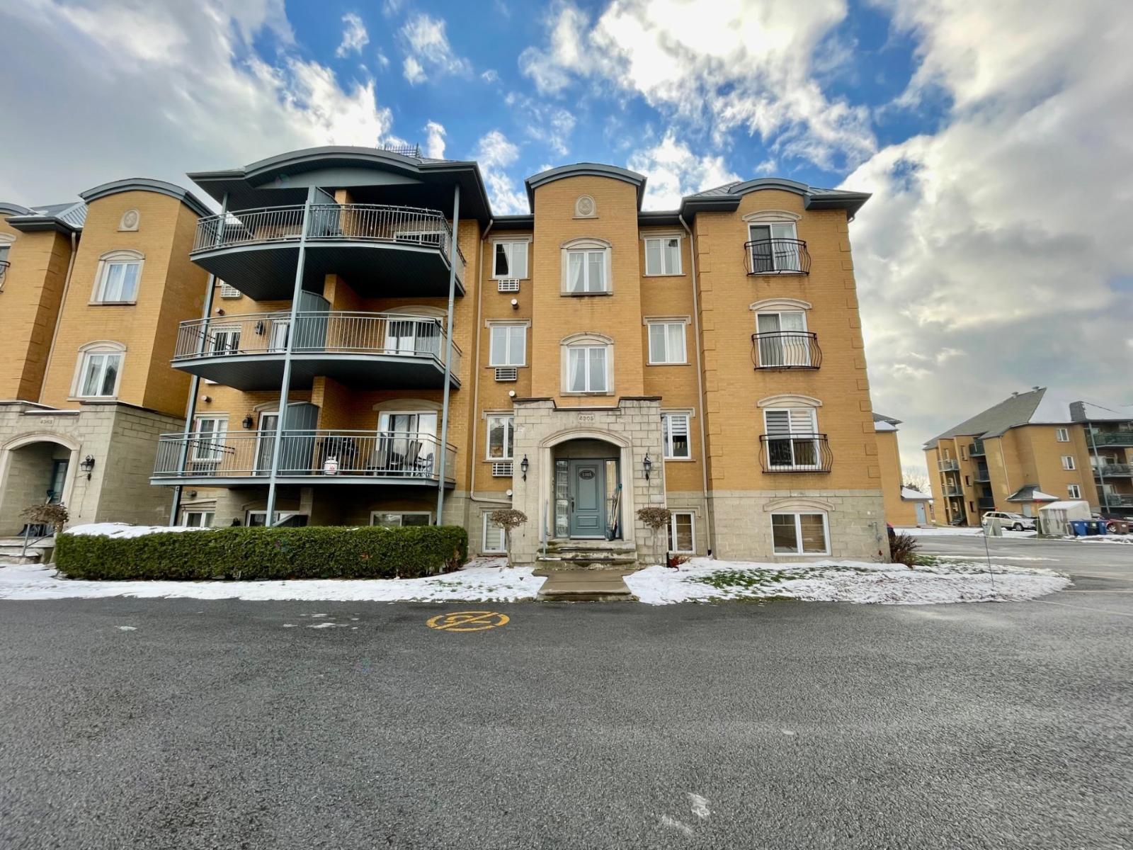 4905 Av. Colomb