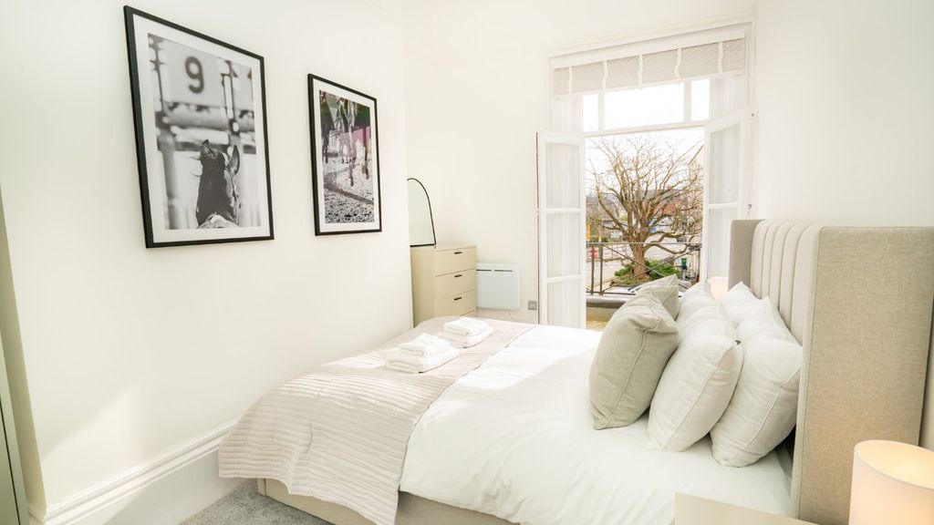 Additional image 13 of 5 bed flat for saleGrosvenor Street, Cheltenham, Gloucestershire GL52