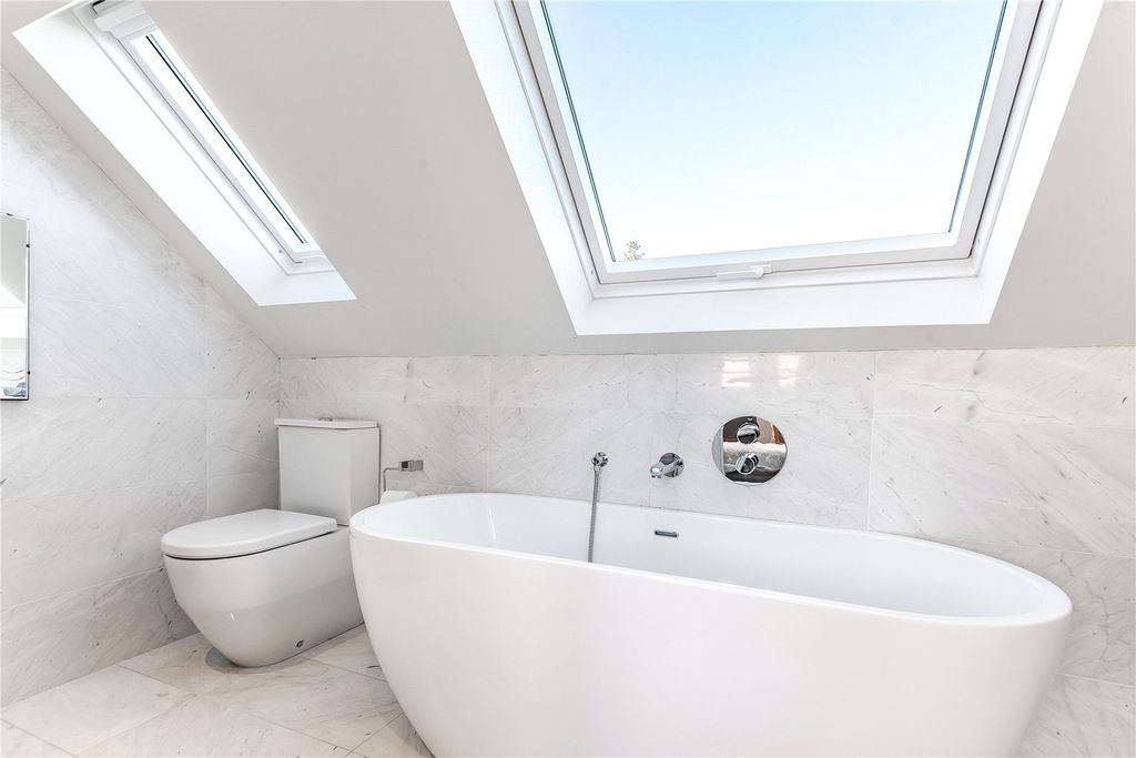 Additional image 12 of 3 bed flat to rentWigton Court, Wigton Lane, Alwoodley, Leeds LS17