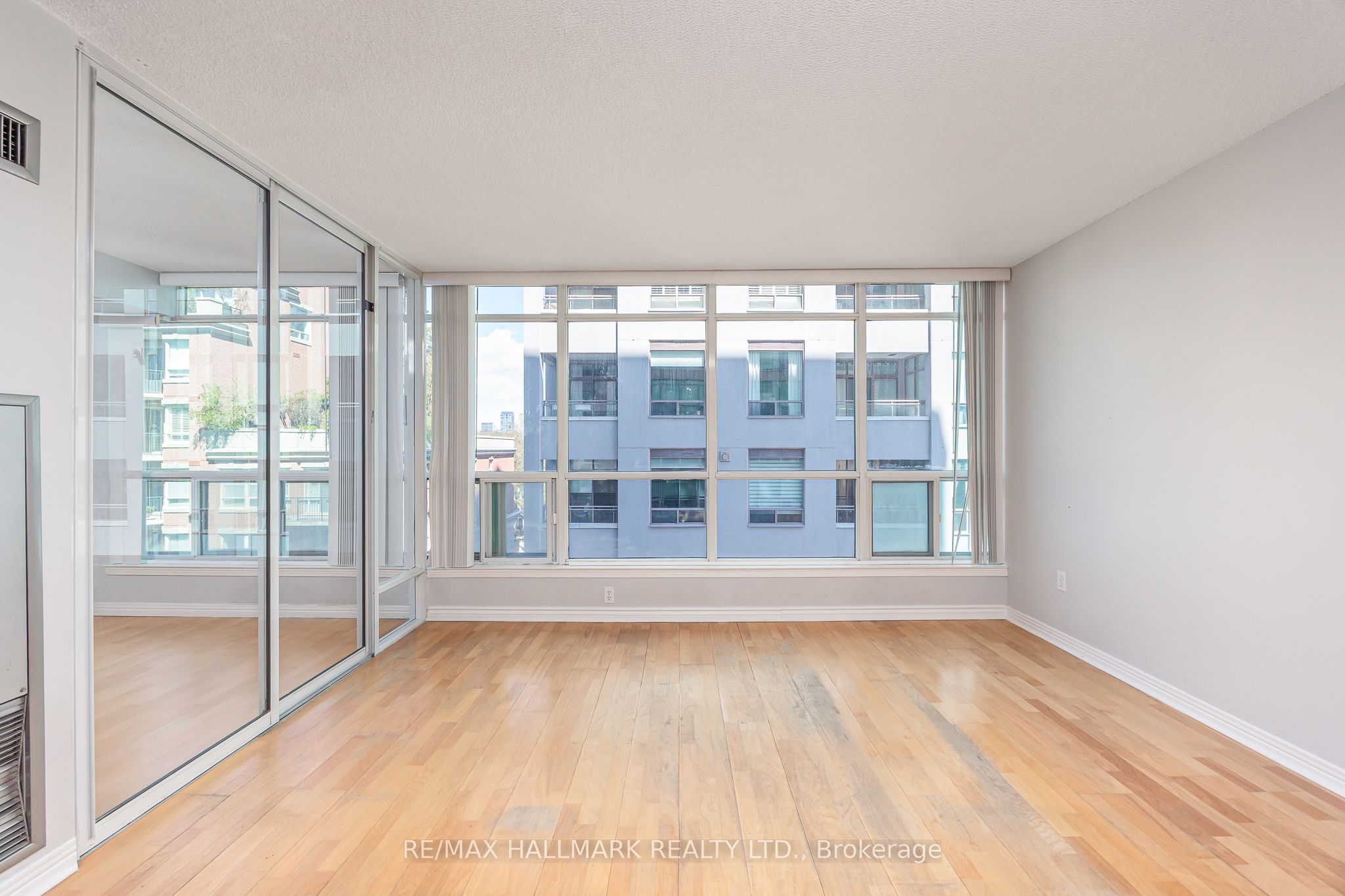Additional image 3 of 506-942 Yonge Street, Toronto, ON, M4W 3S8